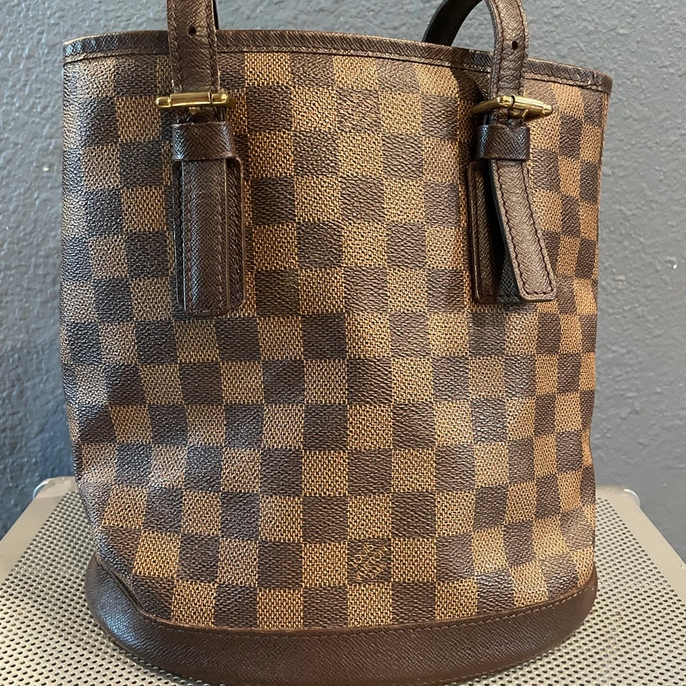 Authentic Louis Vuitton Brown Damier Bucket Bag